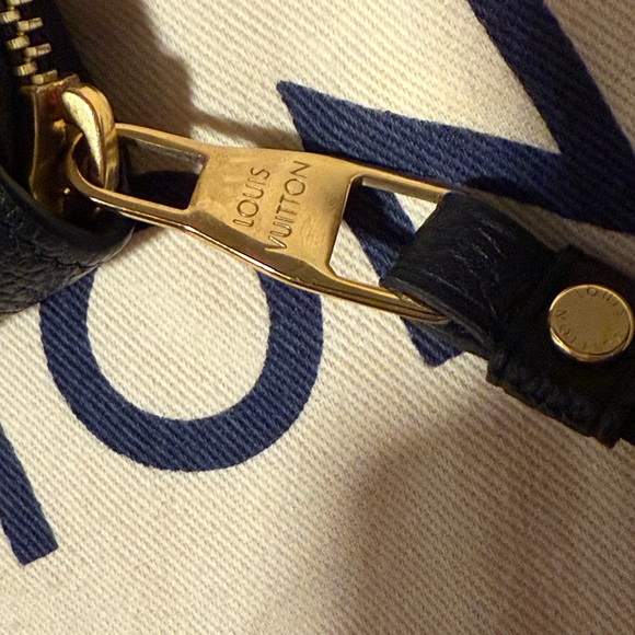 ***SOLD-••• Louis Vuitton Monogram Empreinte Leather
Black Zippy Wallet NEW - Picture 5 of 16